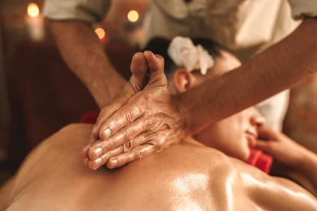 abhyanga massage in ayurveda